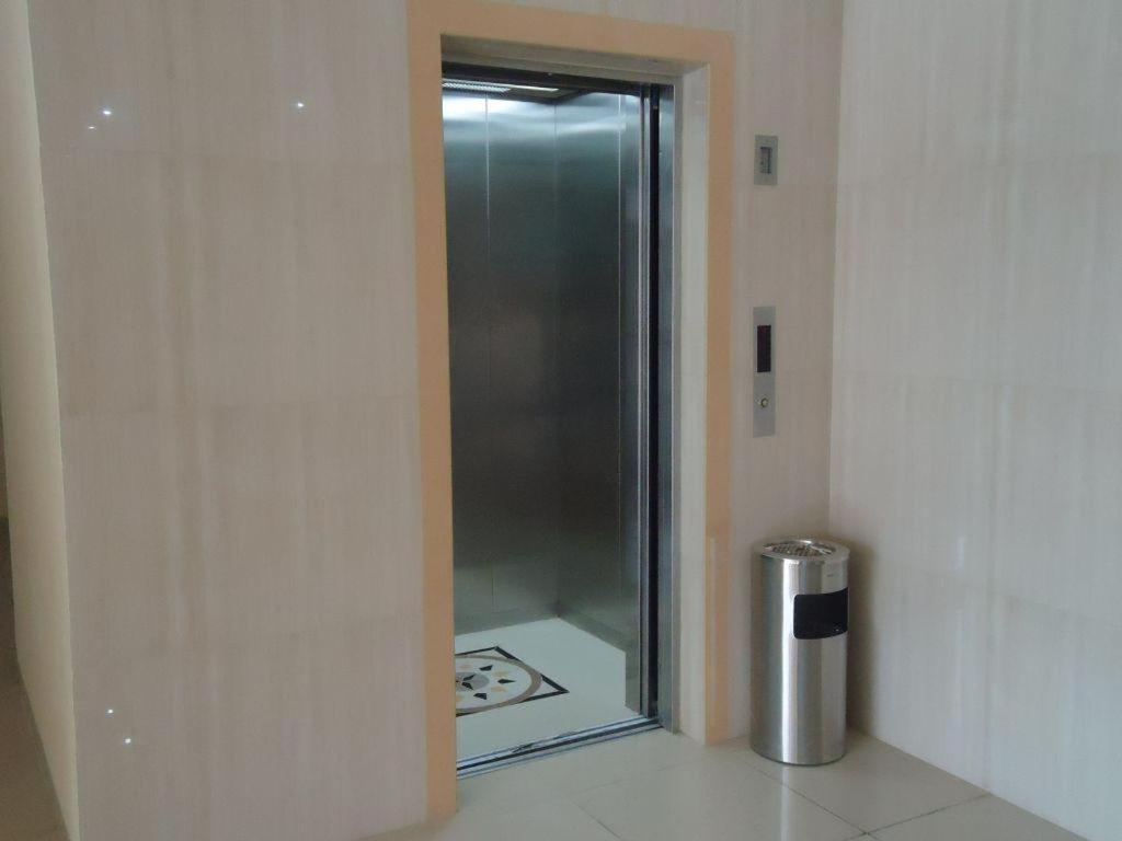 Hotel Makmur Tarakan Exteriör bild