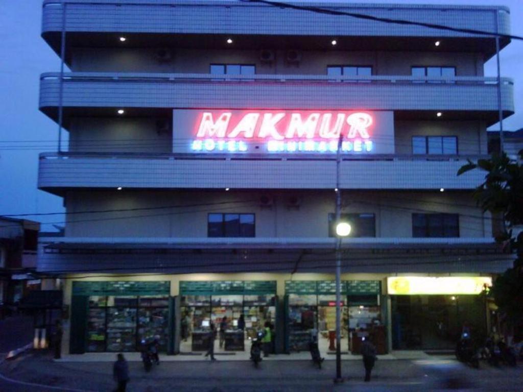 Hotel Makmur Tarakan Exteriör bild